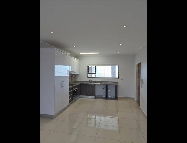 2 BEDROOM APARTMENT FOR SALE IN UMHLANGA RIDGE